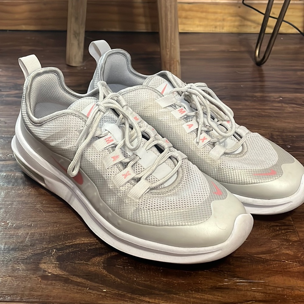 NIKE AIR SNEAKERS